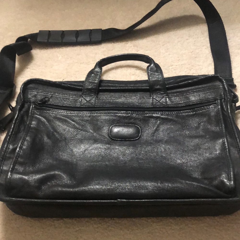 Wilson’s Leather Messenger Bag